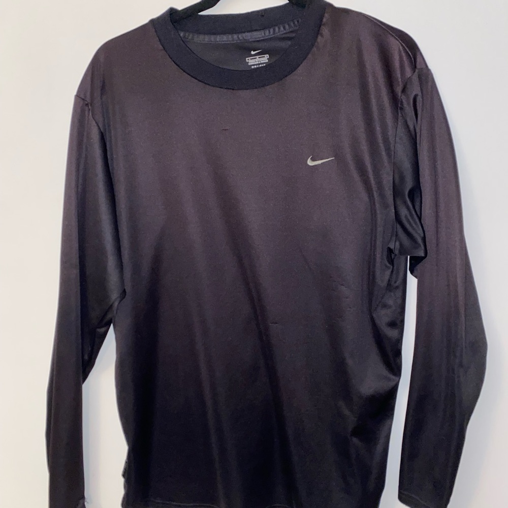 Men’s Nike dri-fit long sleeve top